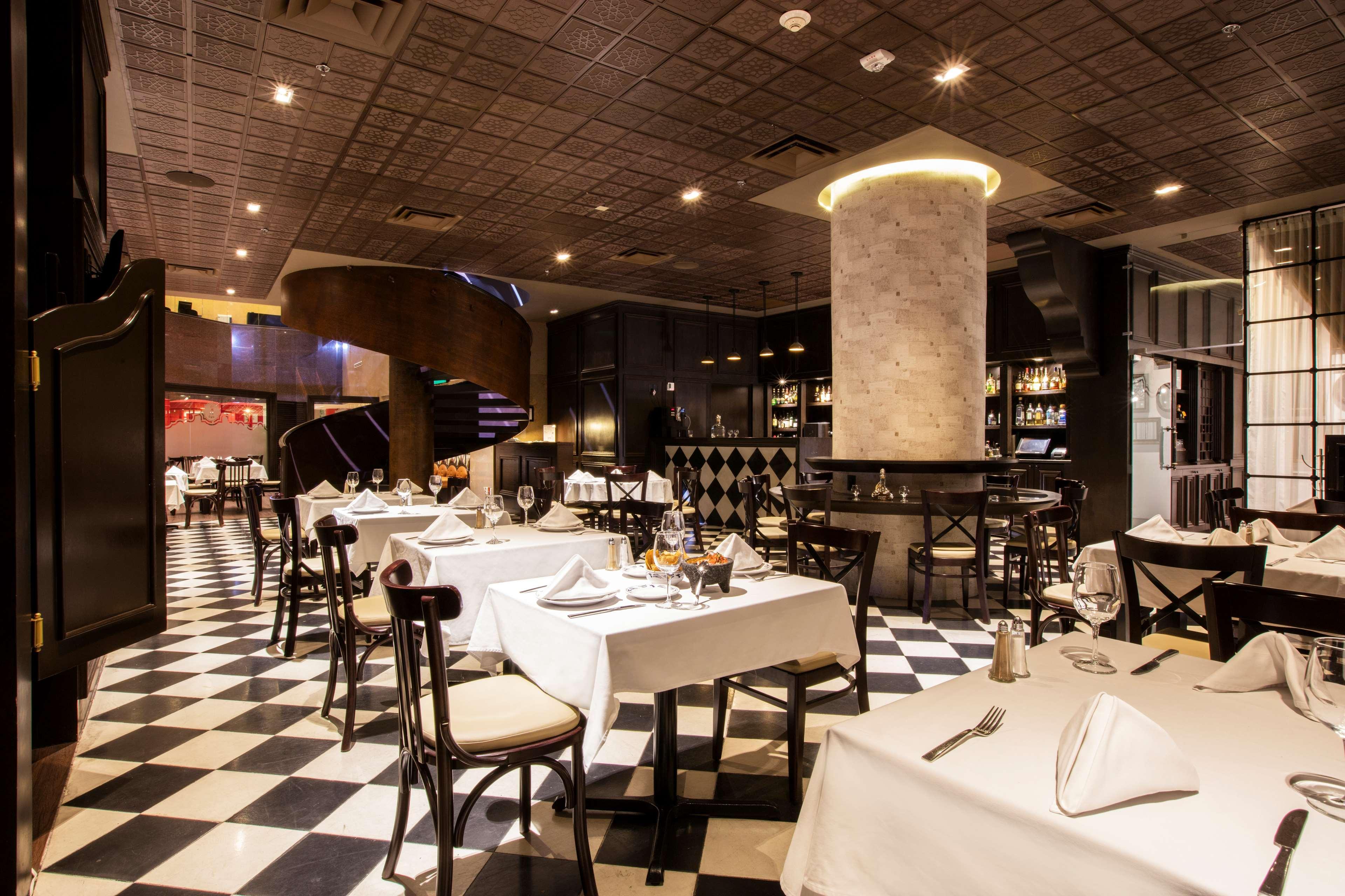 Готель Barcelo Гвадалахара Екстер'єр фото Restaurant interior