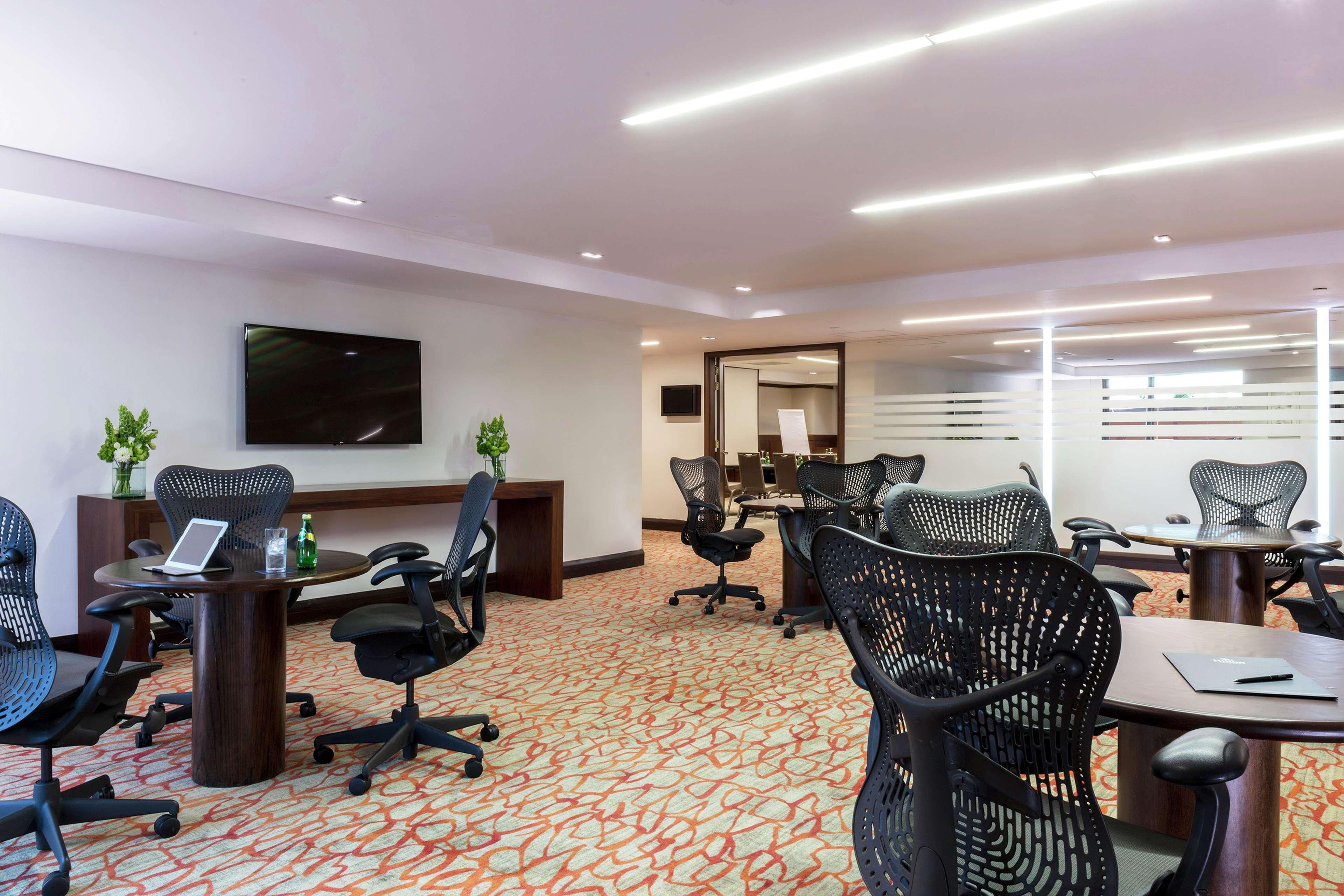 Готель Barcelo Гвадалахара Екстер'єр фото Business Center