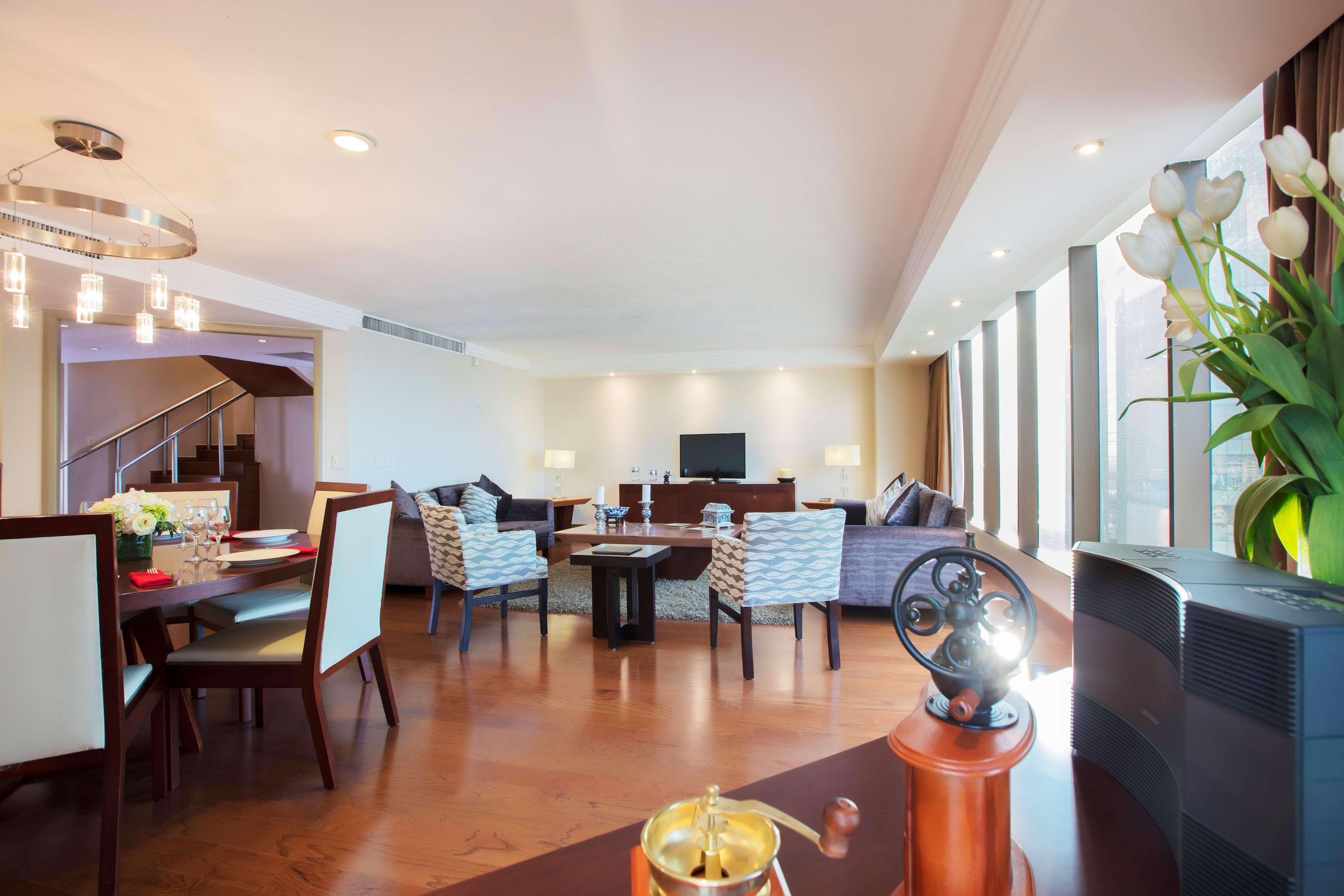 Готель Barcelo Гвадалахара Екстер'єр фото A suite at the hotel