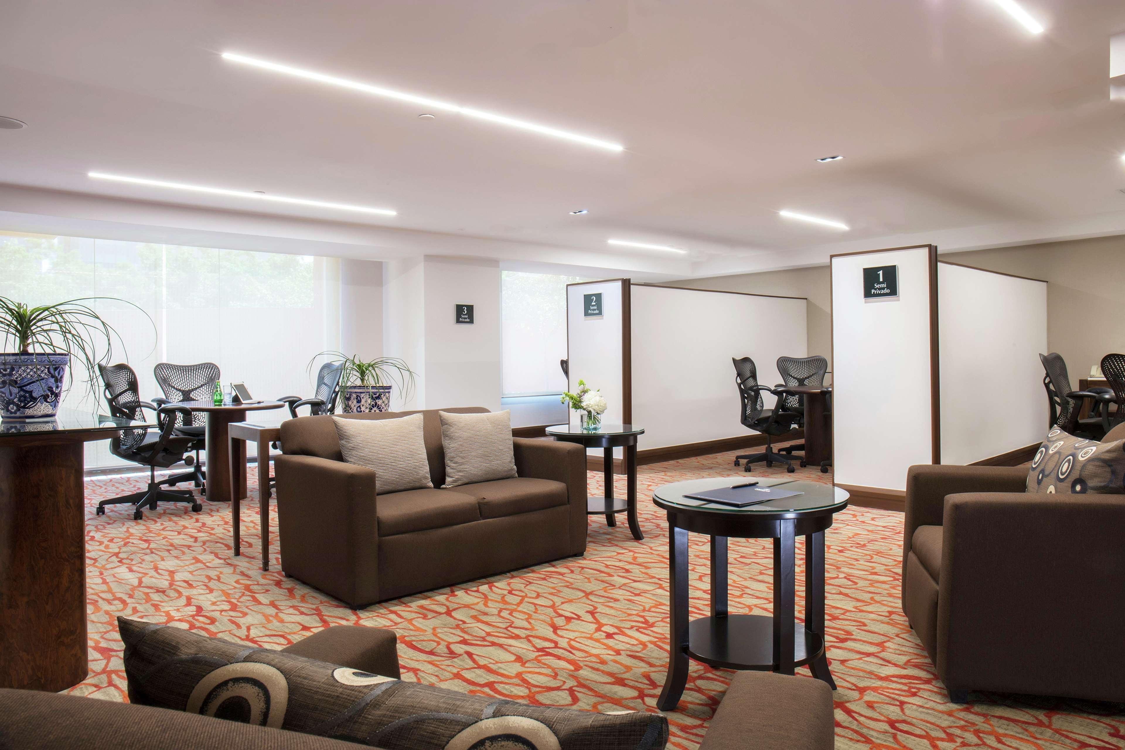 Готель Barcelo Гвадалахара Екстер'єр фото Business Center