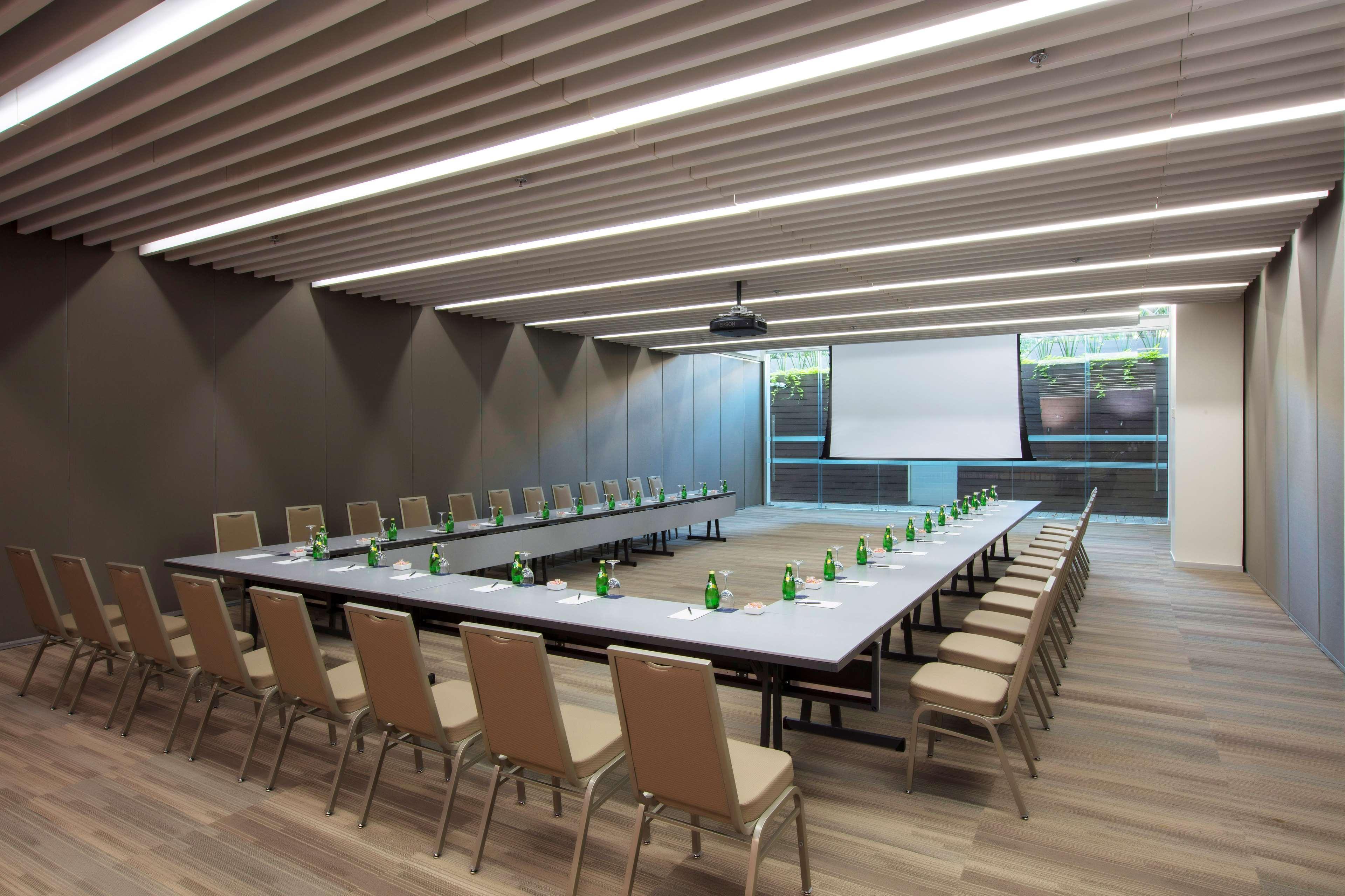 Готель Barcelo Гвадалахара Екстер'єр фото Meeting room