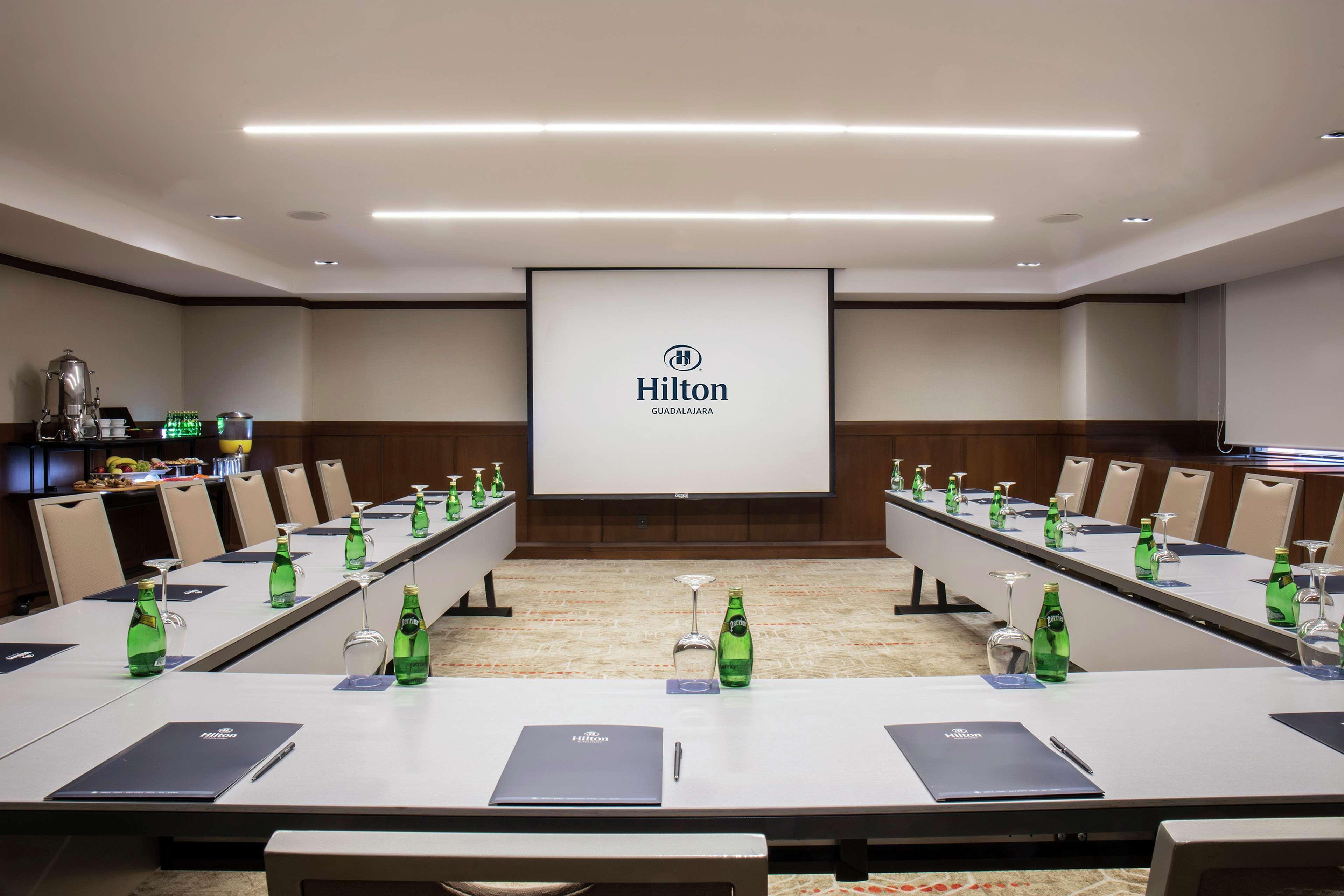 Готель Barcelo Гвадалахара Екстер'єр фото Meeting room